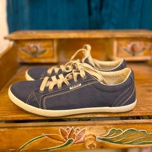 Taos Sneakers